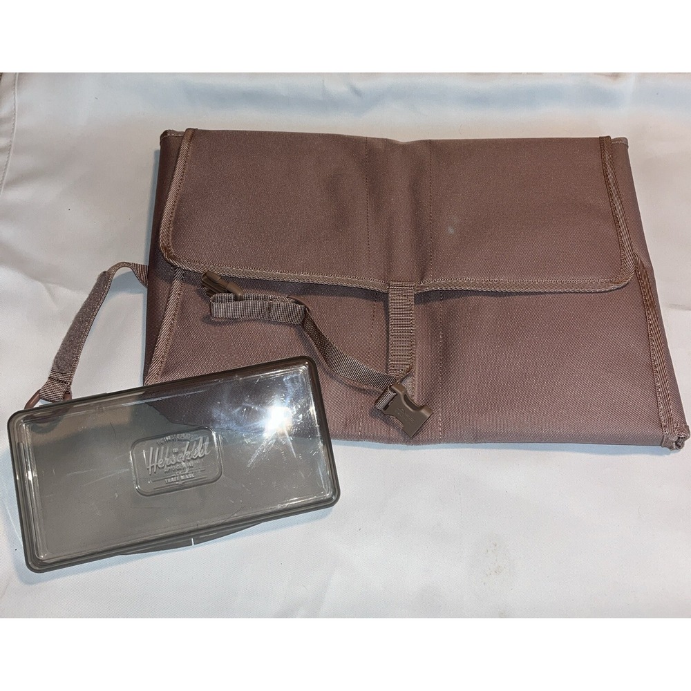 Herschel‎ Supply Co. Kids Foldable Changing Mat Navy Beige Great Gift NWOT